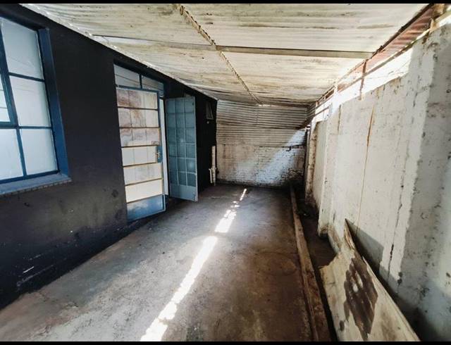 INDUSTRIAL PROPERTY TO RENT IN HALFWAY HOUSE